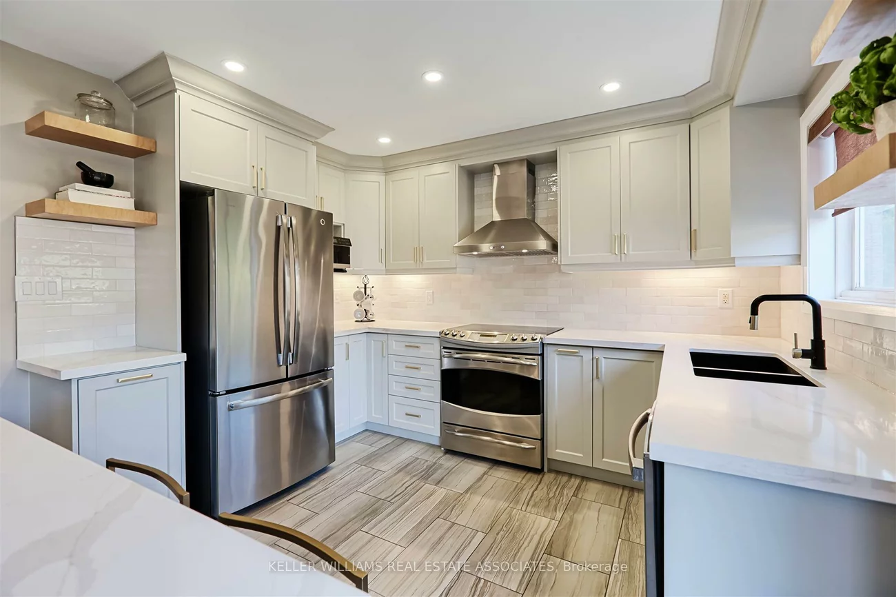 2193, Crestmont, 1022 - WT West Oak Trails, Oakville