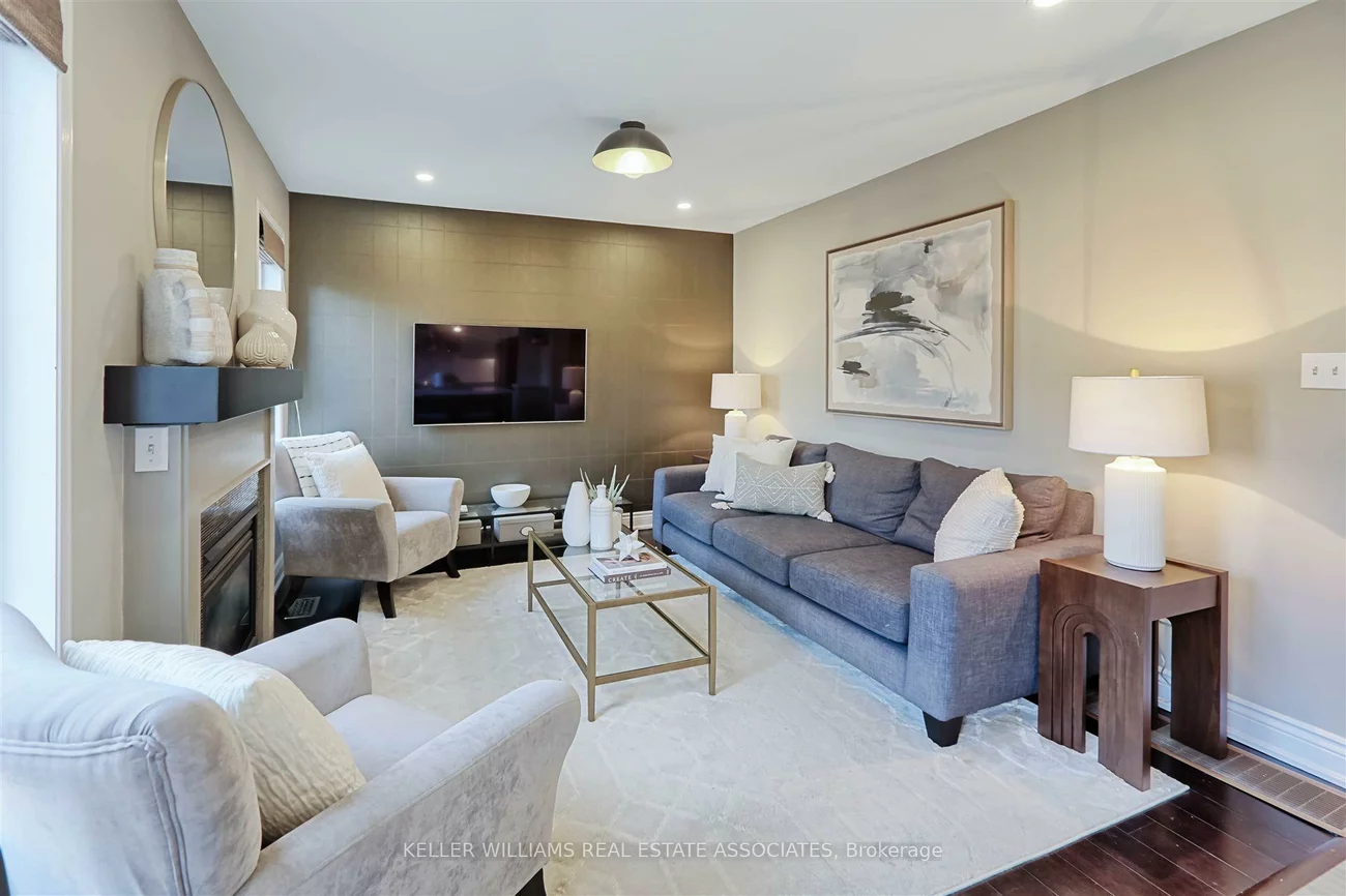 2193, Crestmont, 1022 - WT West Oak Trails, Oakville
