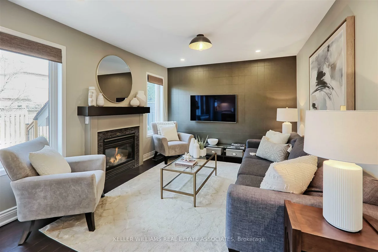 2193, Crestmont, 1022 - WT West Oak Trails, Oakville