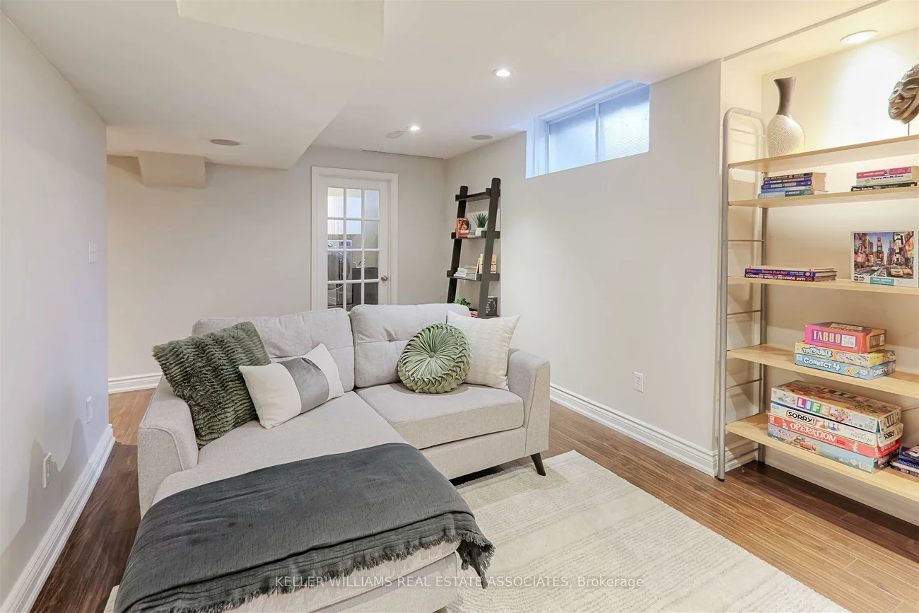 2193, Crestmont, 1022 - WT West Oak Trails, Oakville