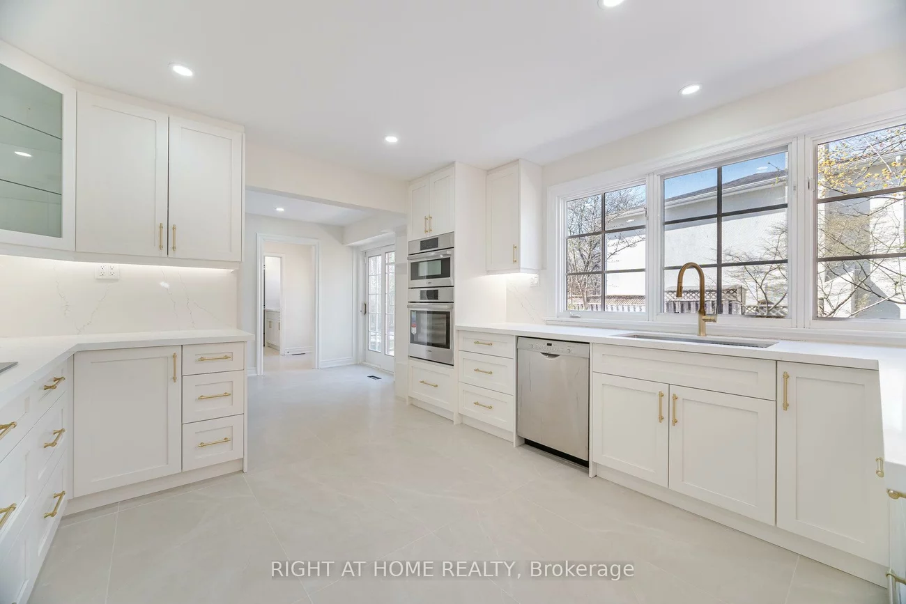 1173, Carey, 1011 - MO Morrison, Oakville