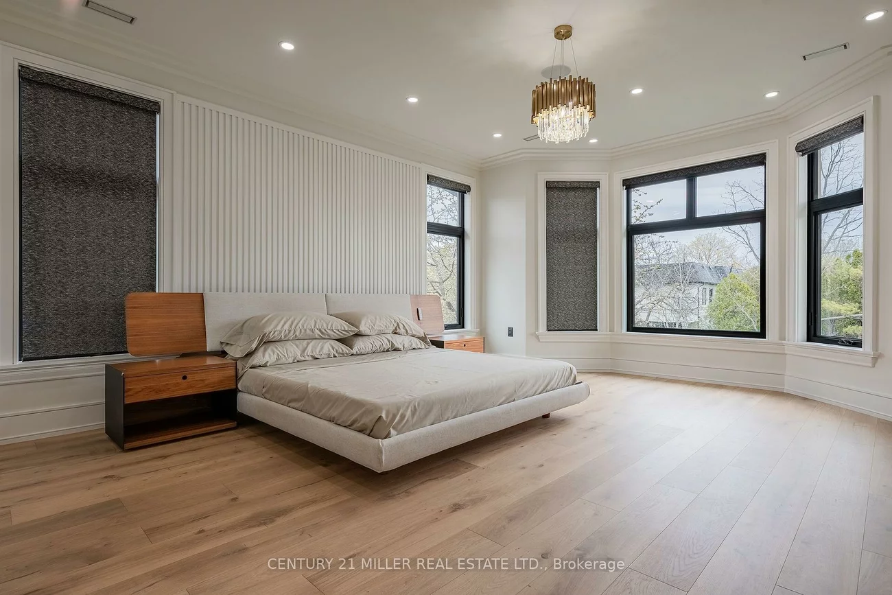 2049, Wakely, 1020 - WO West, Oakville