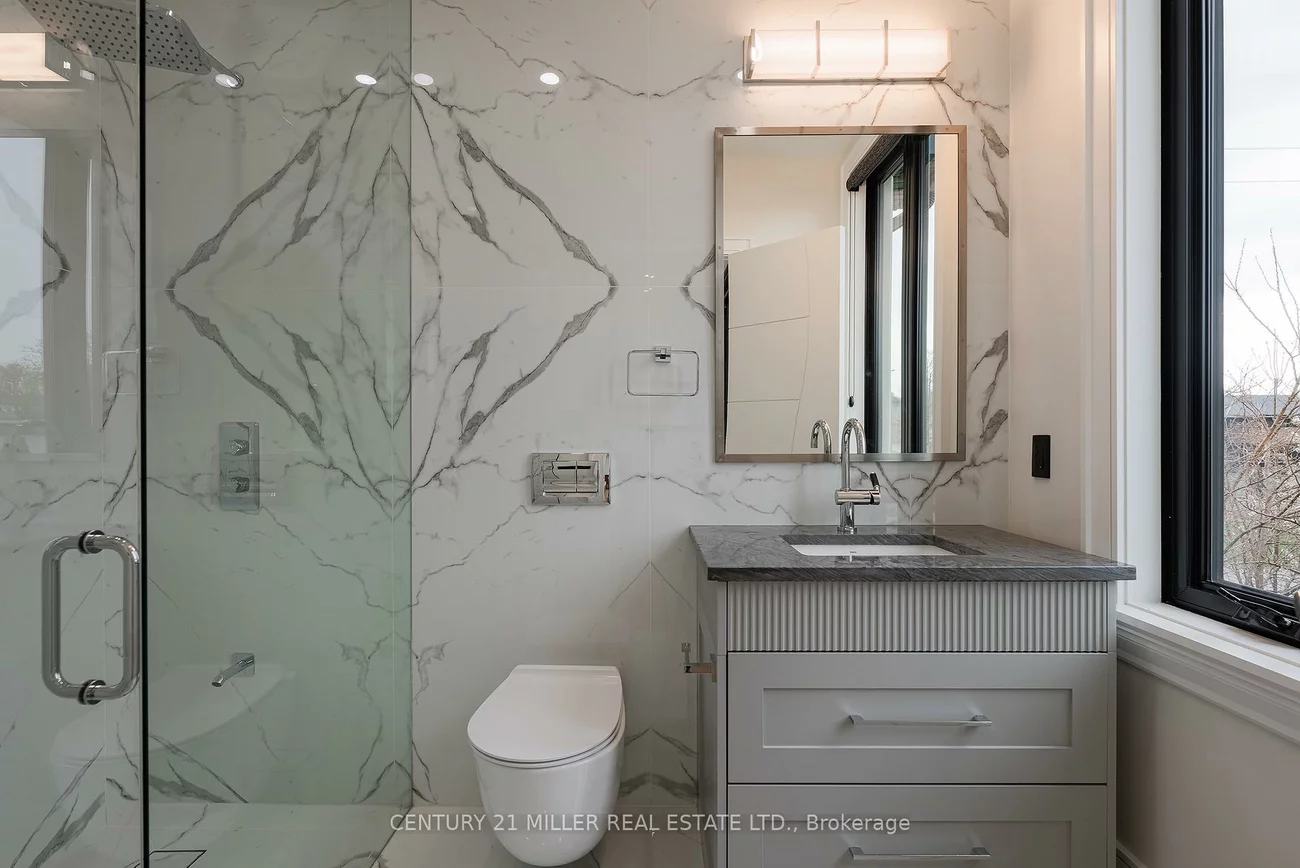 2049, Wakely, 1020 - WO West, Oakville