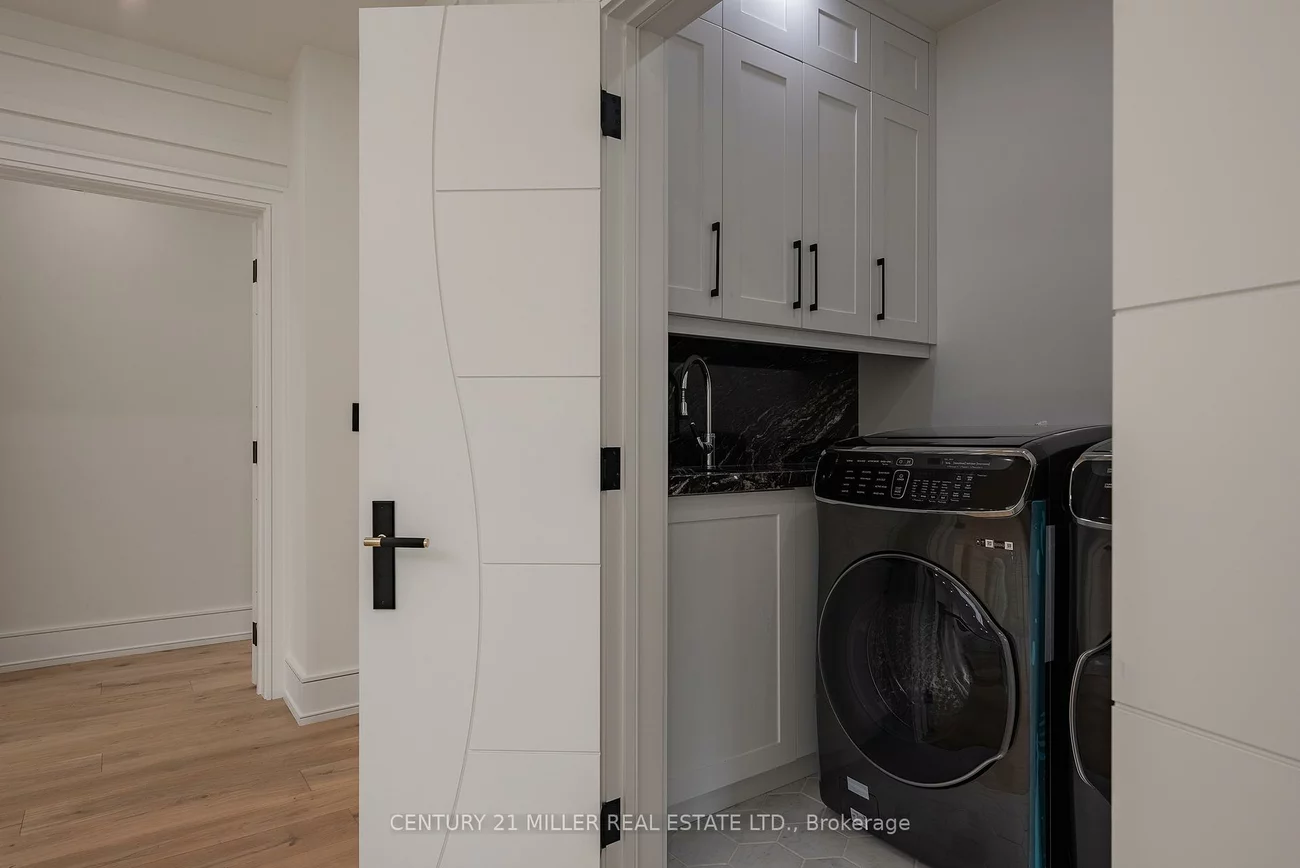 2049, Wakely, 1020 - WO West, Oakville