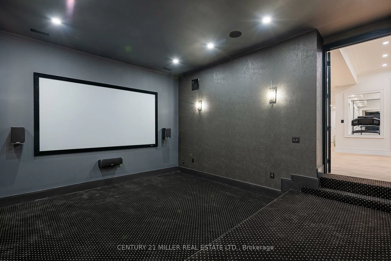 2049, Wakely, 1020 - WO West, Oakville