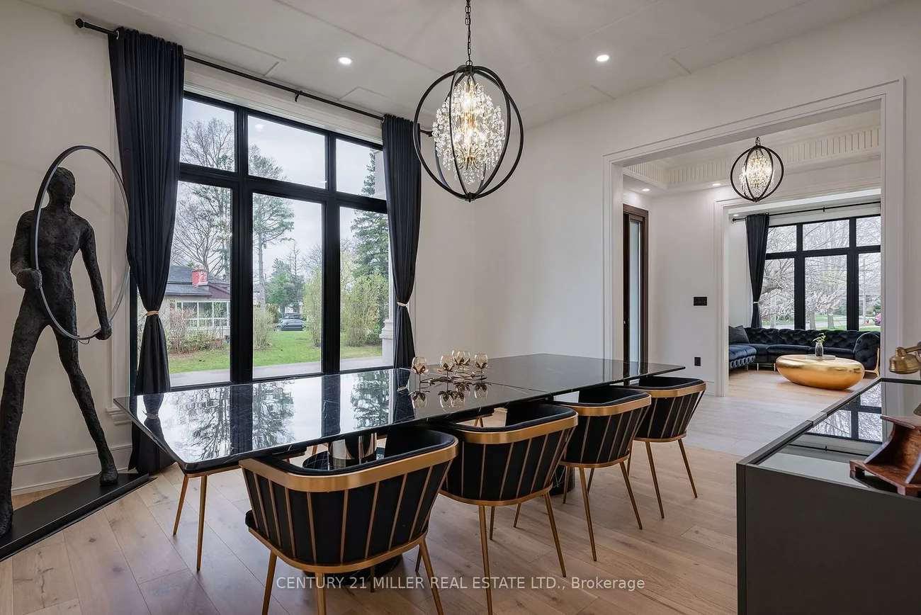 2049, Wakely, 1020 - WO West, Oakville
