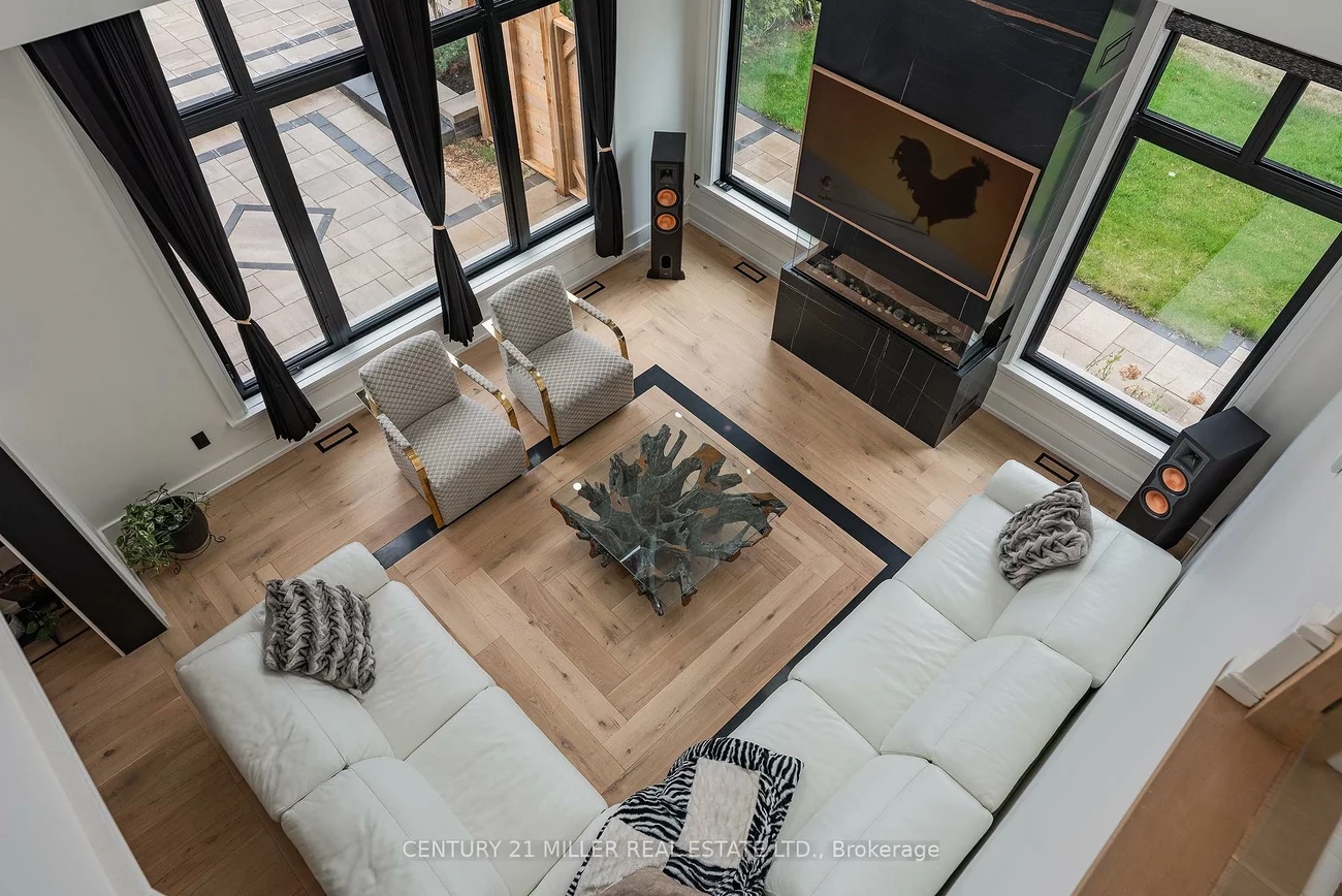 2049, Wakely, 1020 - WO West, Oakville