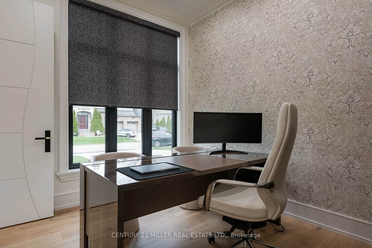 2049, Wakely, 1020 - WO West, Oakville