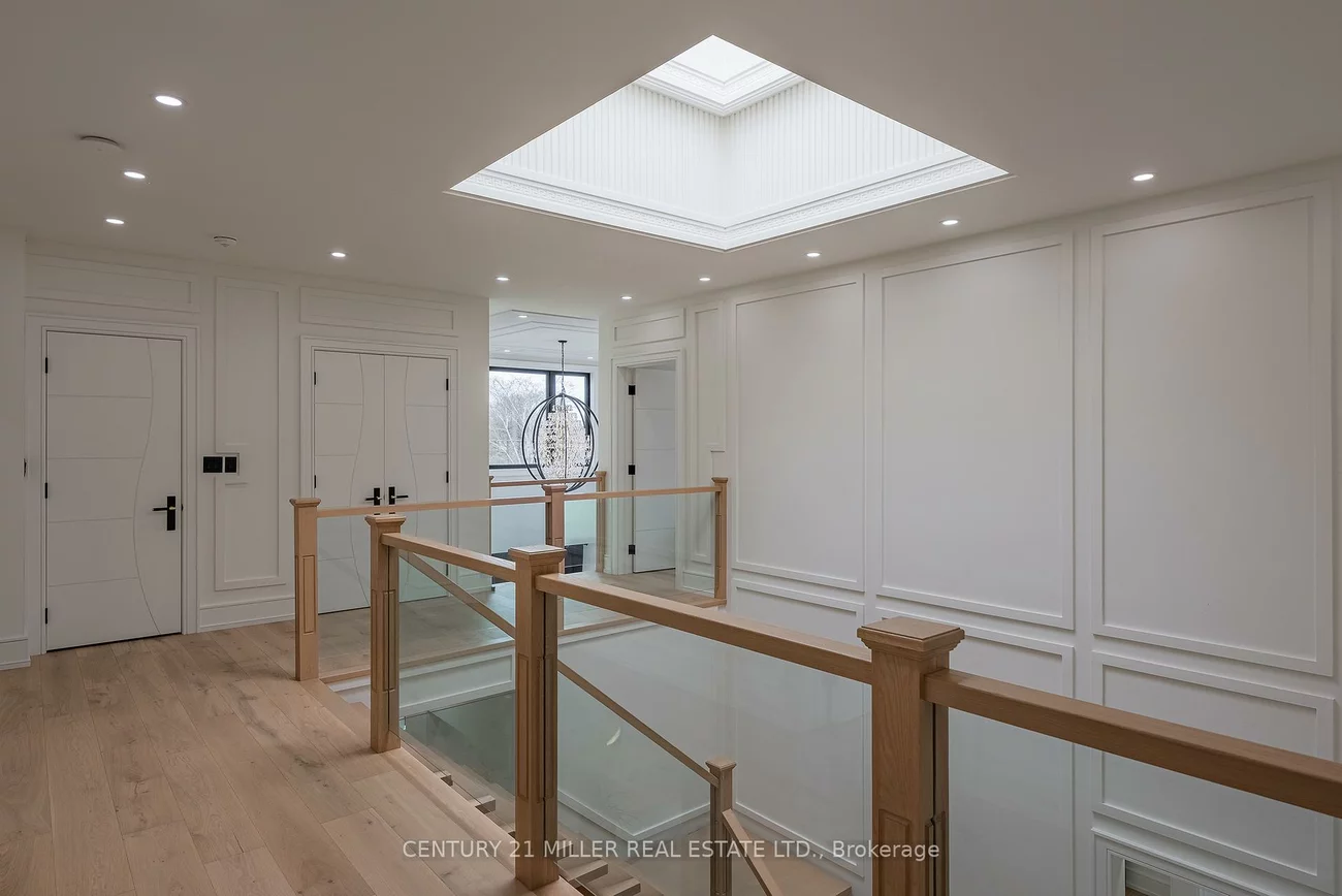 2049, Wakely, 1020 - WO West, Oakville