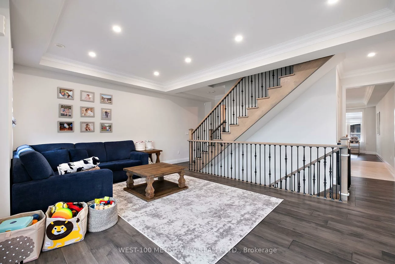 499, Dundas, 1010 - JM Joshua Meadows, Oakville