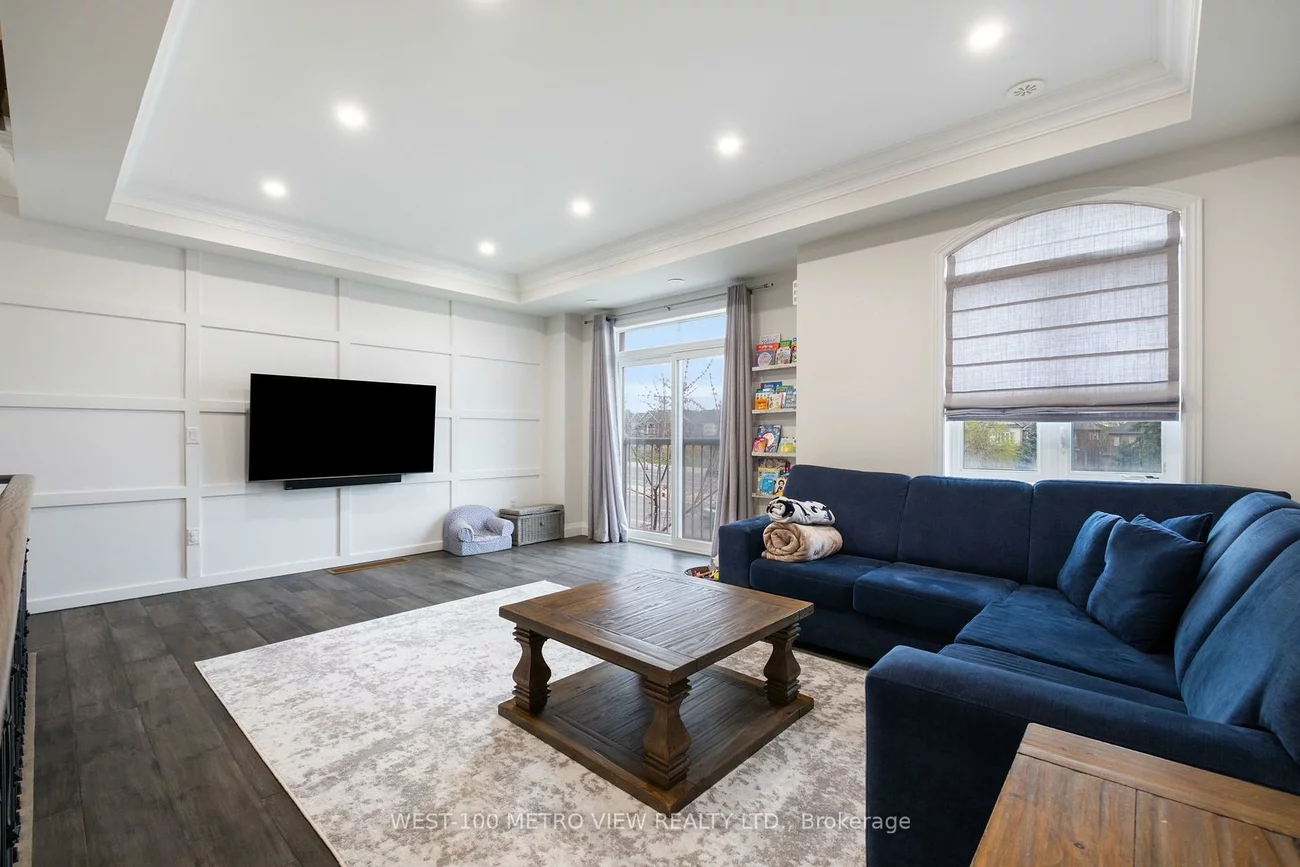 499, Dundas, 1010 - JM Joshua Meadows, Oakville