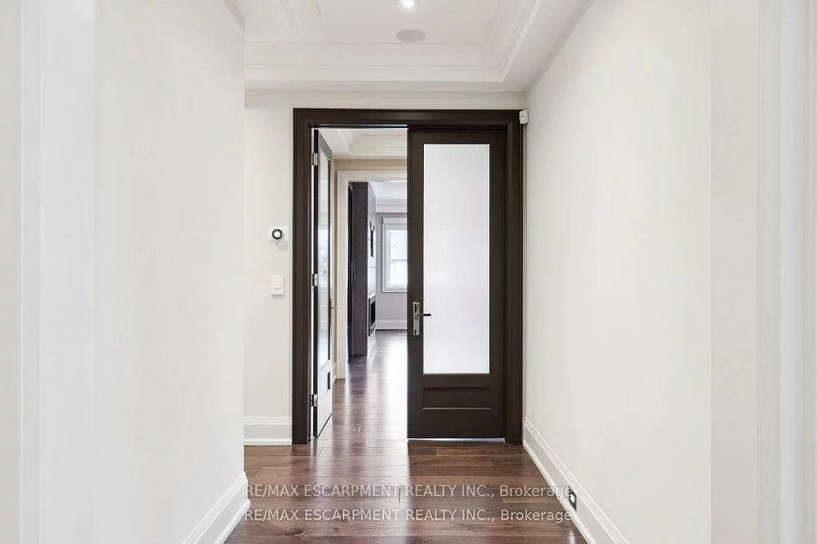 282, Tudor, 1020 - WO West, Oakville
