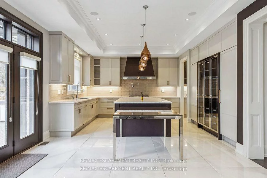 282, Tudor, 1020 - WO West, Oakville