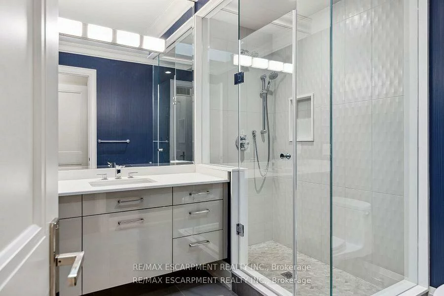 282, Tudor, 1020 - WO West, Oakville