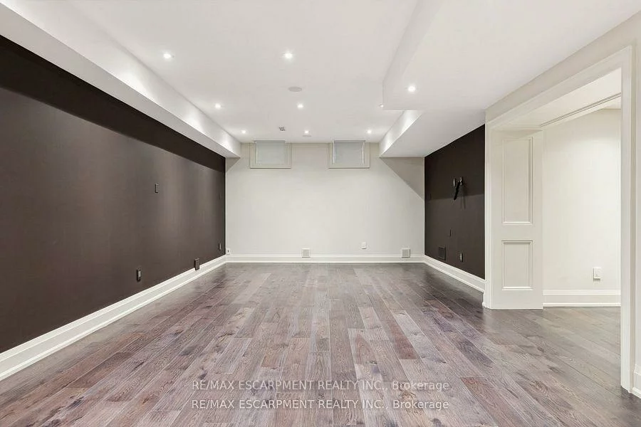 282, Tudor, 1020 - WO West, Oakville