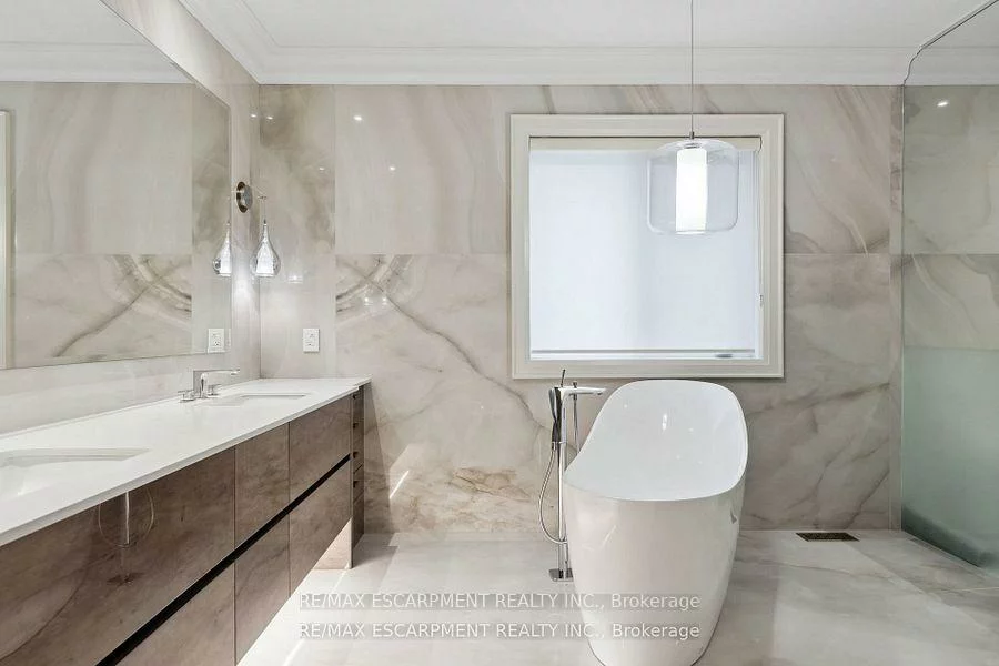 282, Tudor, 1020 - WO West, Oakville