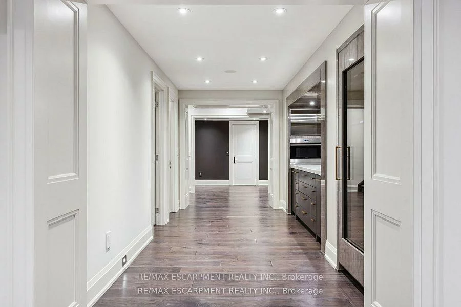 282, Tudor, 1020 - WO West, Oakville