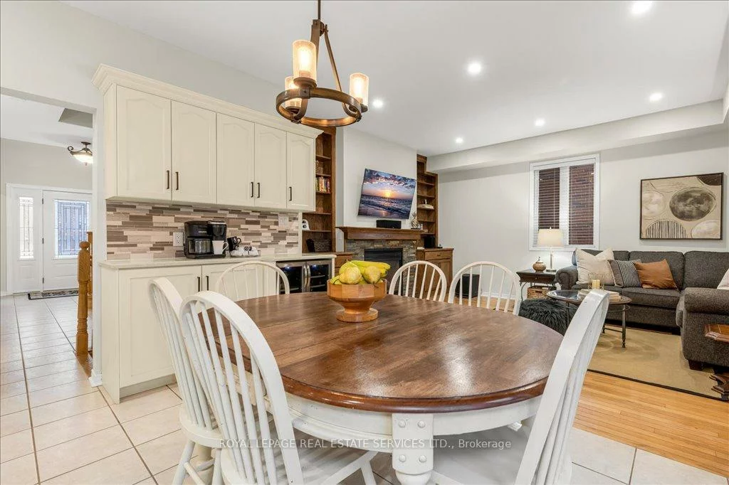 2483, Sunnyhurst, 1015 - RO River Oaks, Oakville