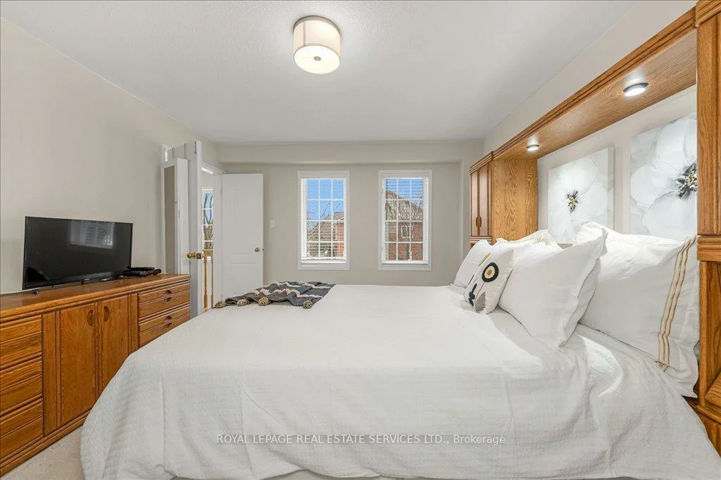 2483, Sunnyhurst, 1015 - RO River Oaks, Oakville