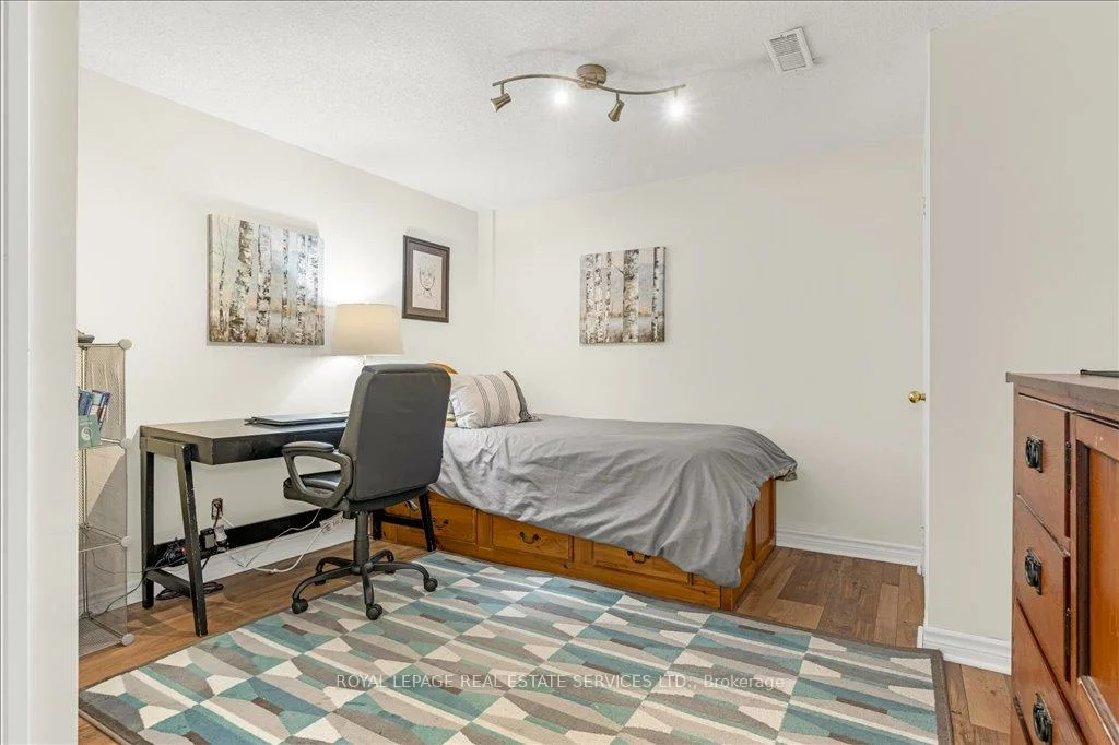 2483, Sunnyhurst, 1015 - RO River Oaks, Oakville