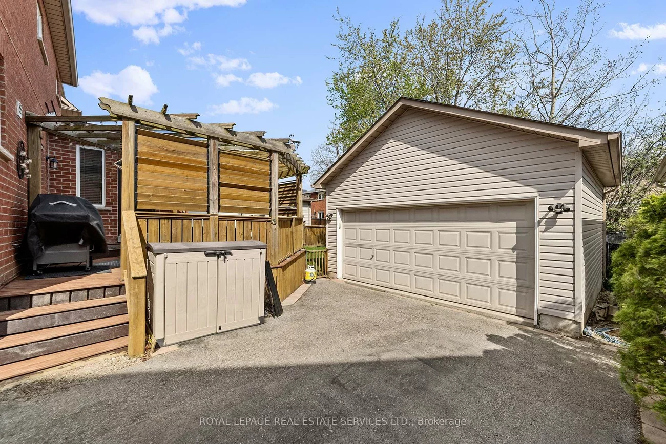 2483, Sunnyhurst, 1015 - RO River Oaks, Oakville
