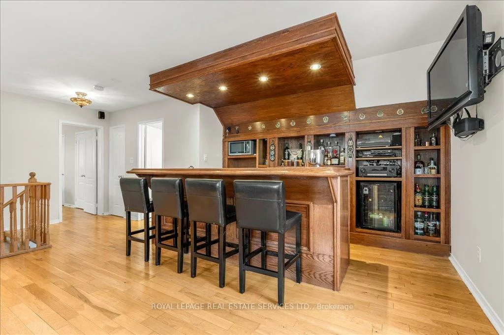 2483, Sunnyhurst, 1015 - RO River Oaks, Oakville