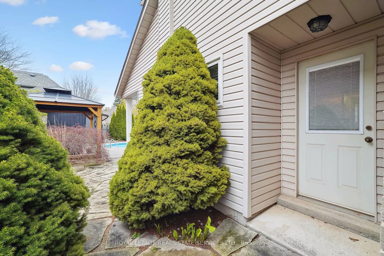 198, Somerville, 1001 - BR Bronte, Oakville