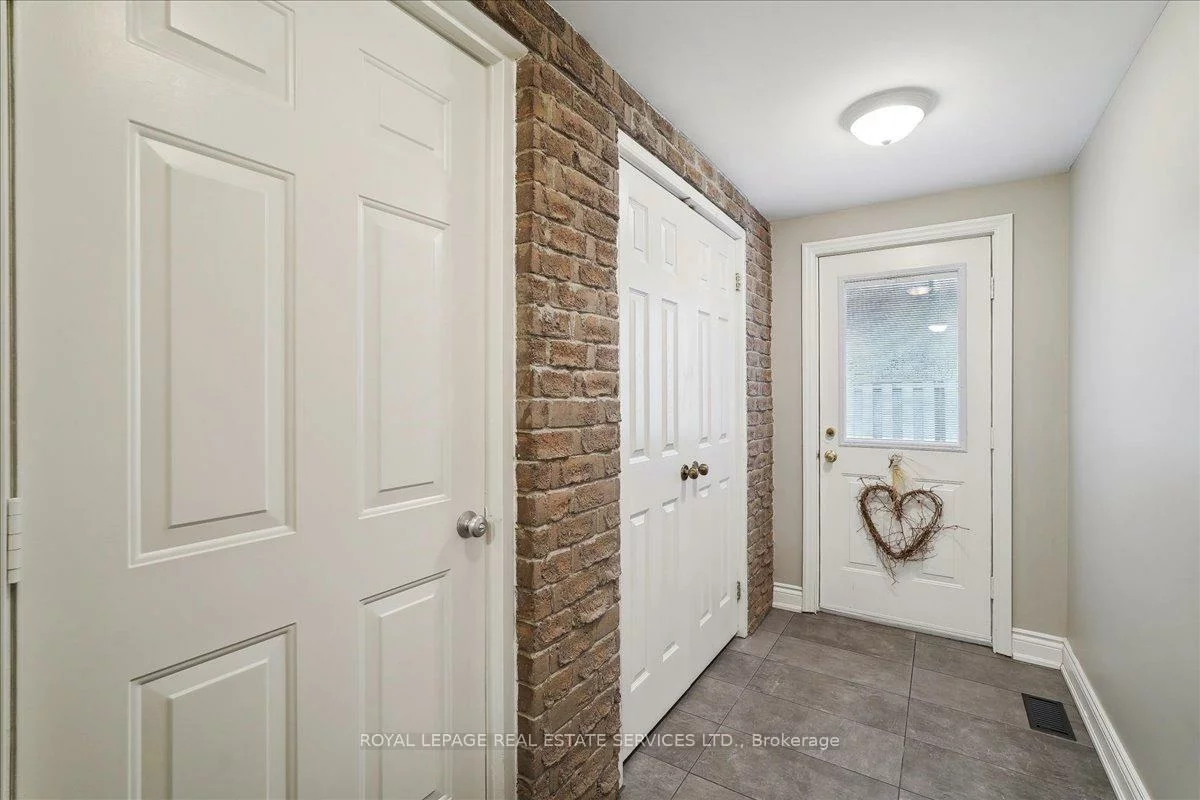 198, Somerville, 1001 - BR Bronte, Oakville