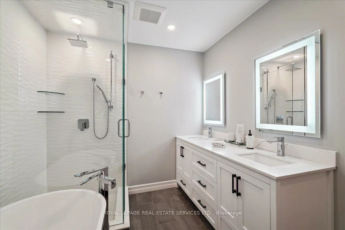 198, Somerville, 1001 - BR Bronte, Oakville