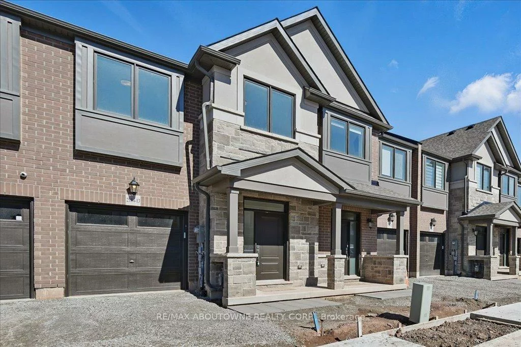 2184, Postmaster, 1019 - WM Westmount, Oakville