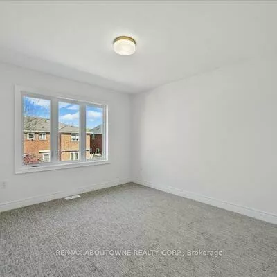 2184, Postmaster, 1019 - WM Westmount, Oakville