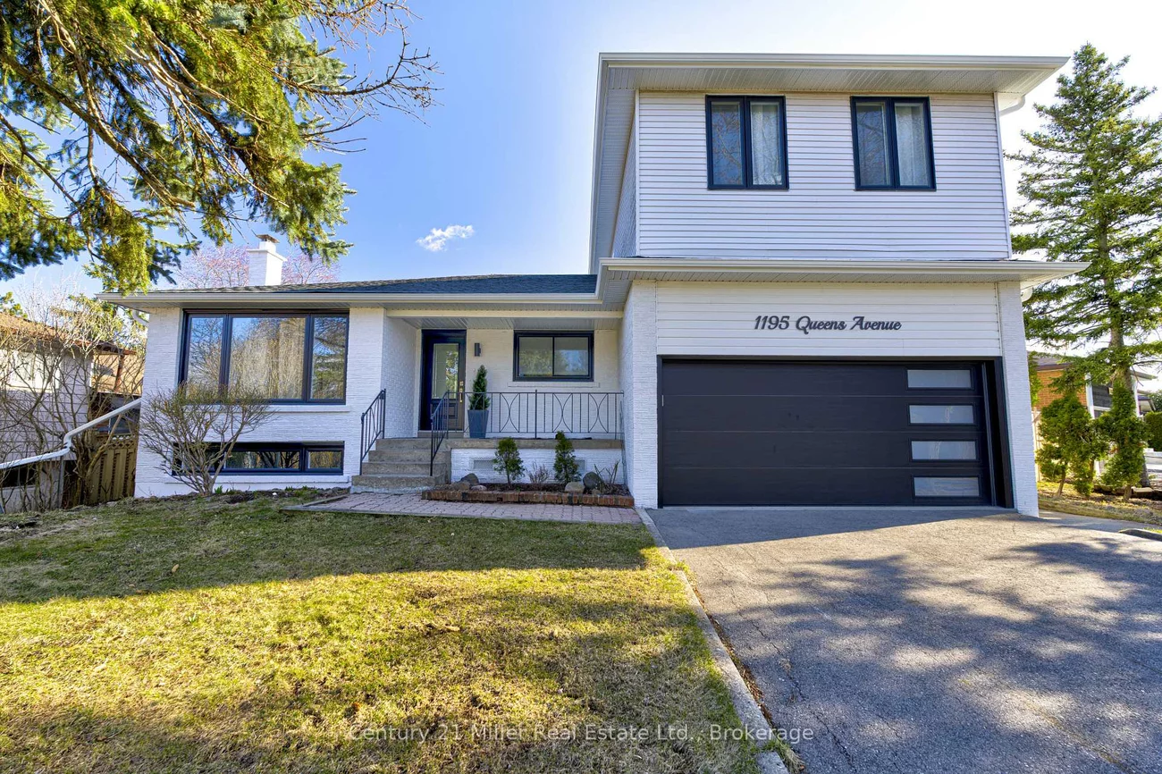 1195, Queens, 1003 - CP College Park, Oakville