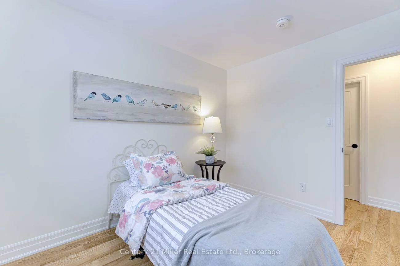 1195, Queens, 1003 - CP College Park, Oakville
