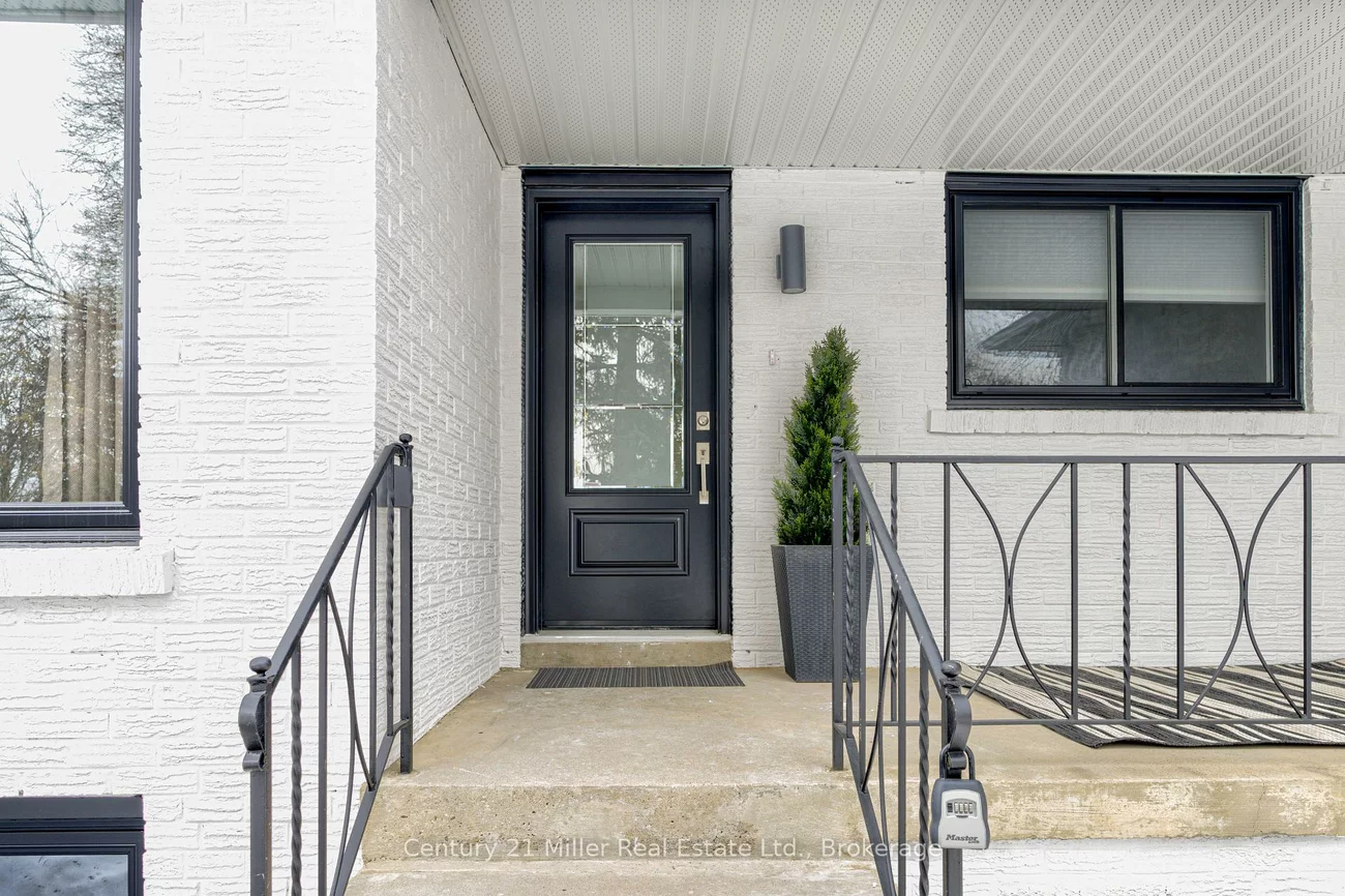 1195, Queens, 1003 - CP College Park, Oakville