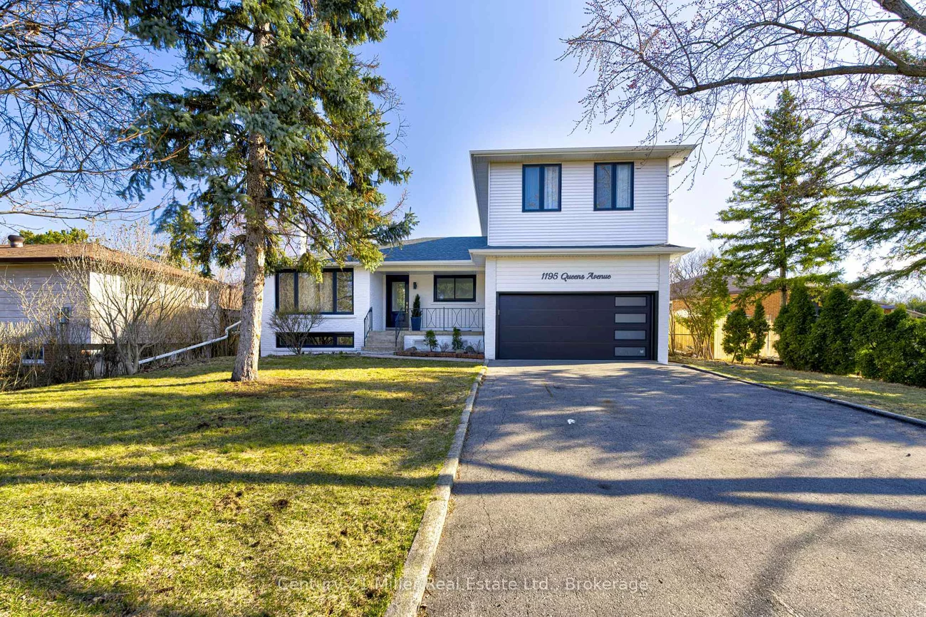 1195, Queens, 1003 - CP College Park, Oakville