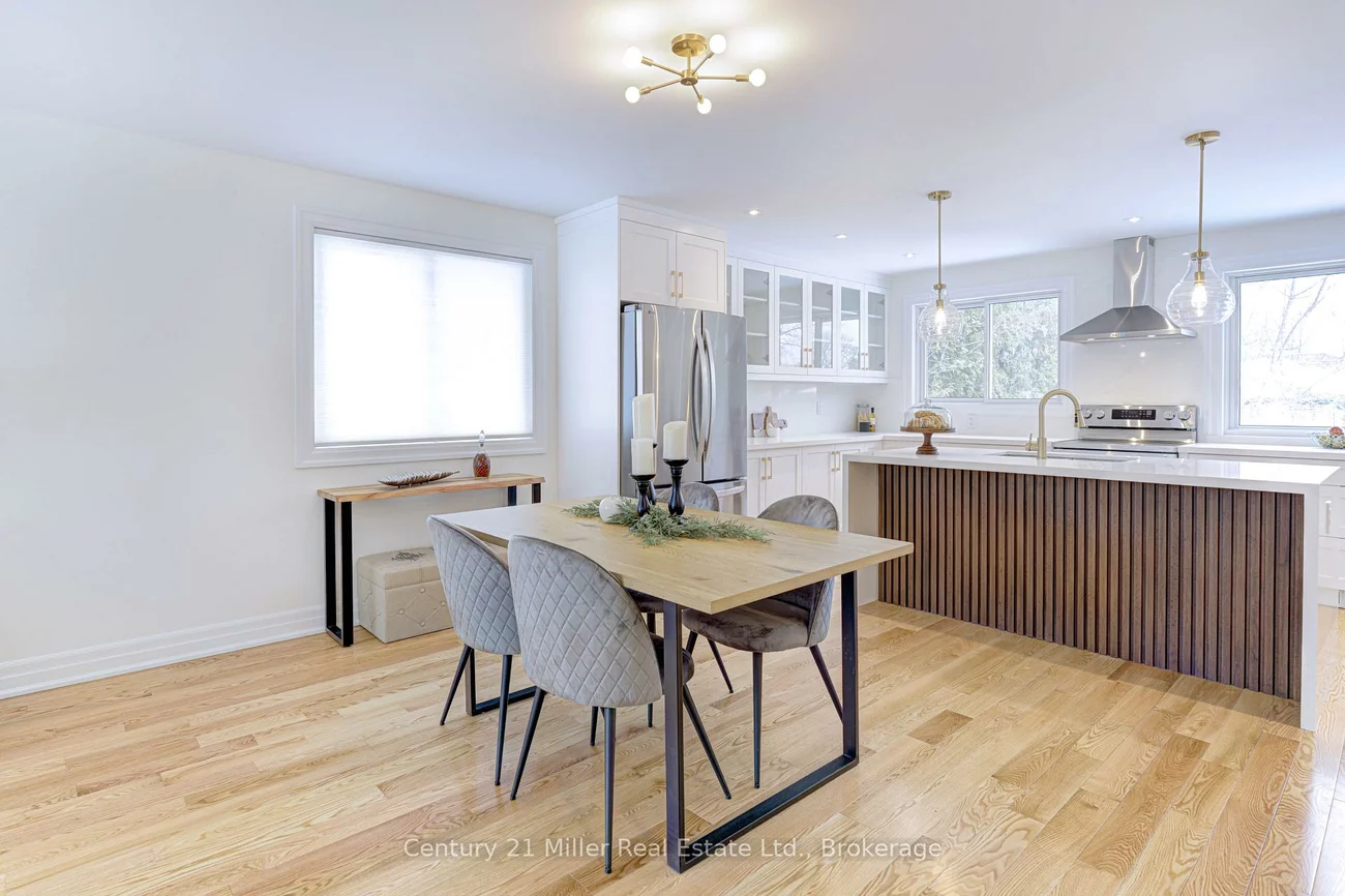 1195, Queens, 1003 - CP College Park, Oakville