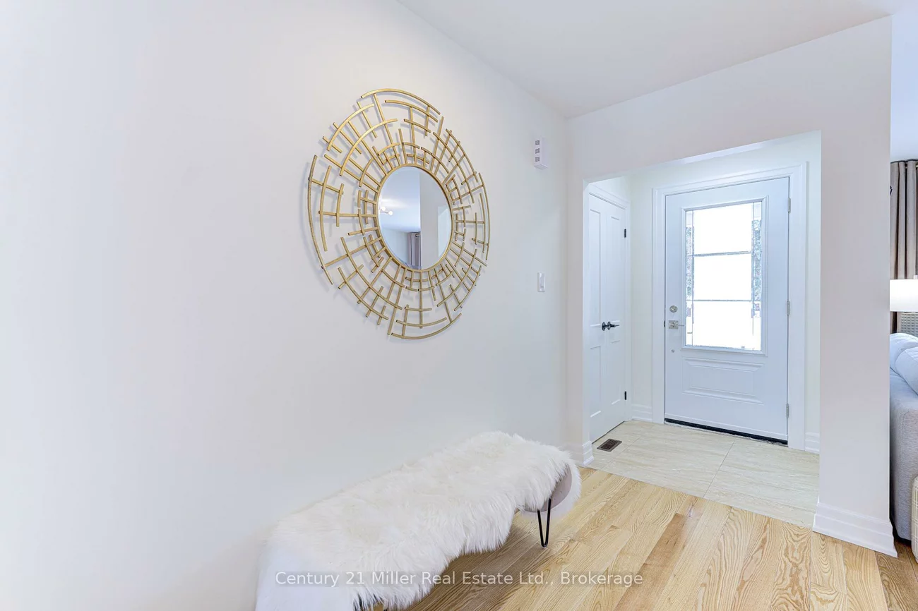1195, Queens, 1003 - CP College Park, Oakville