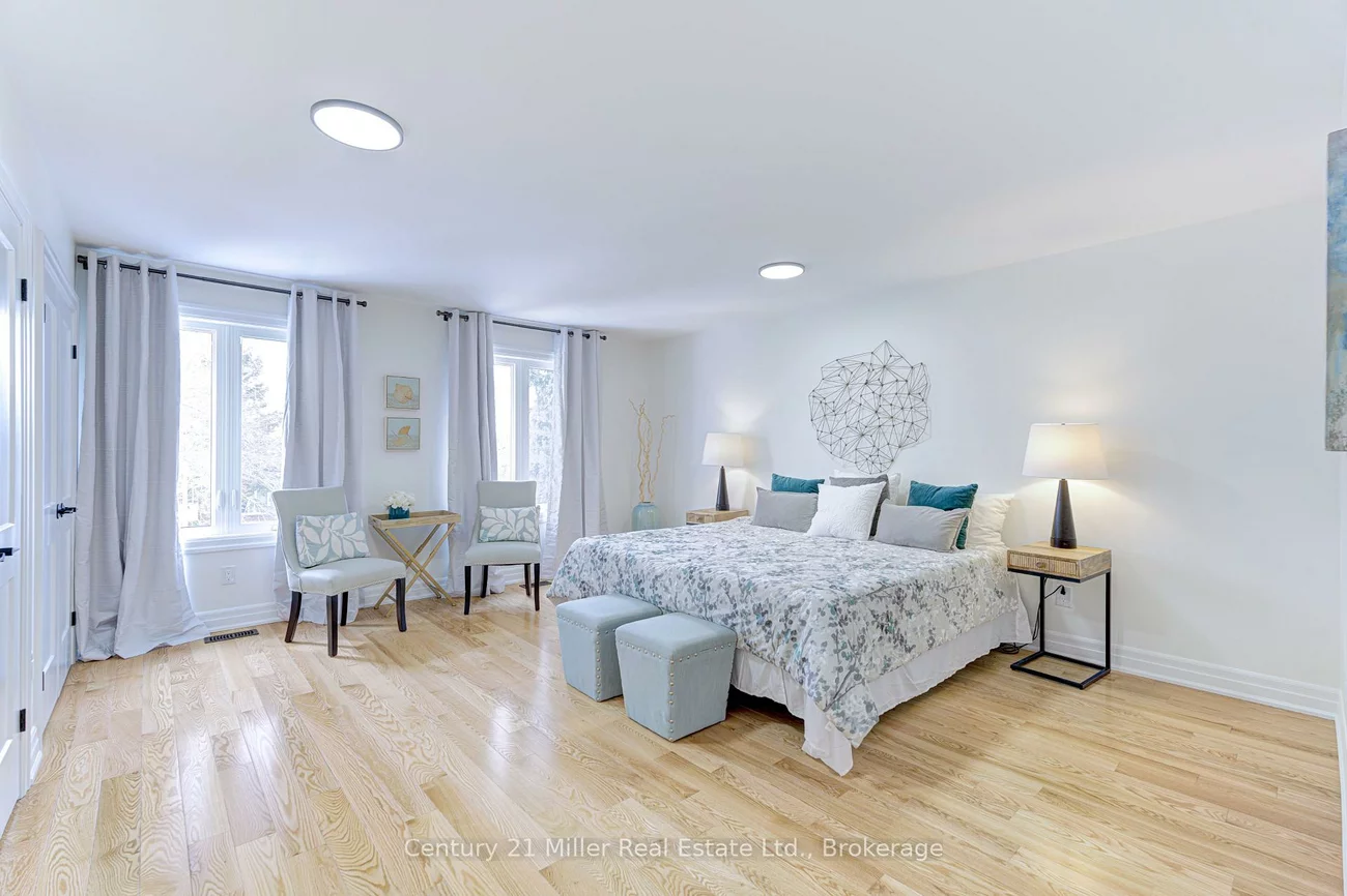 1195, Queens, 1003 - CP College Park, Oakville