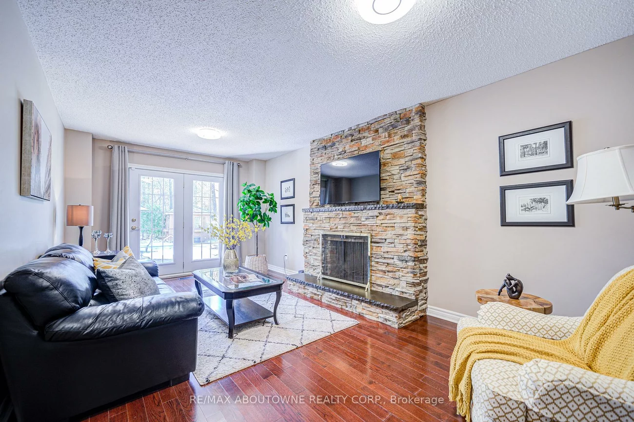 1250, Old Colony, 1007 - GA Glen Abbey, Oakville