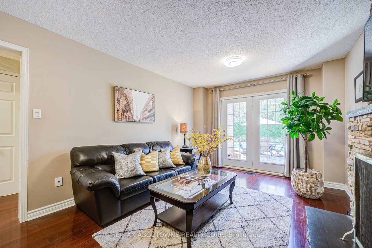 1250, Old Colony, 1007 - GA Glen Abbey, Oakville