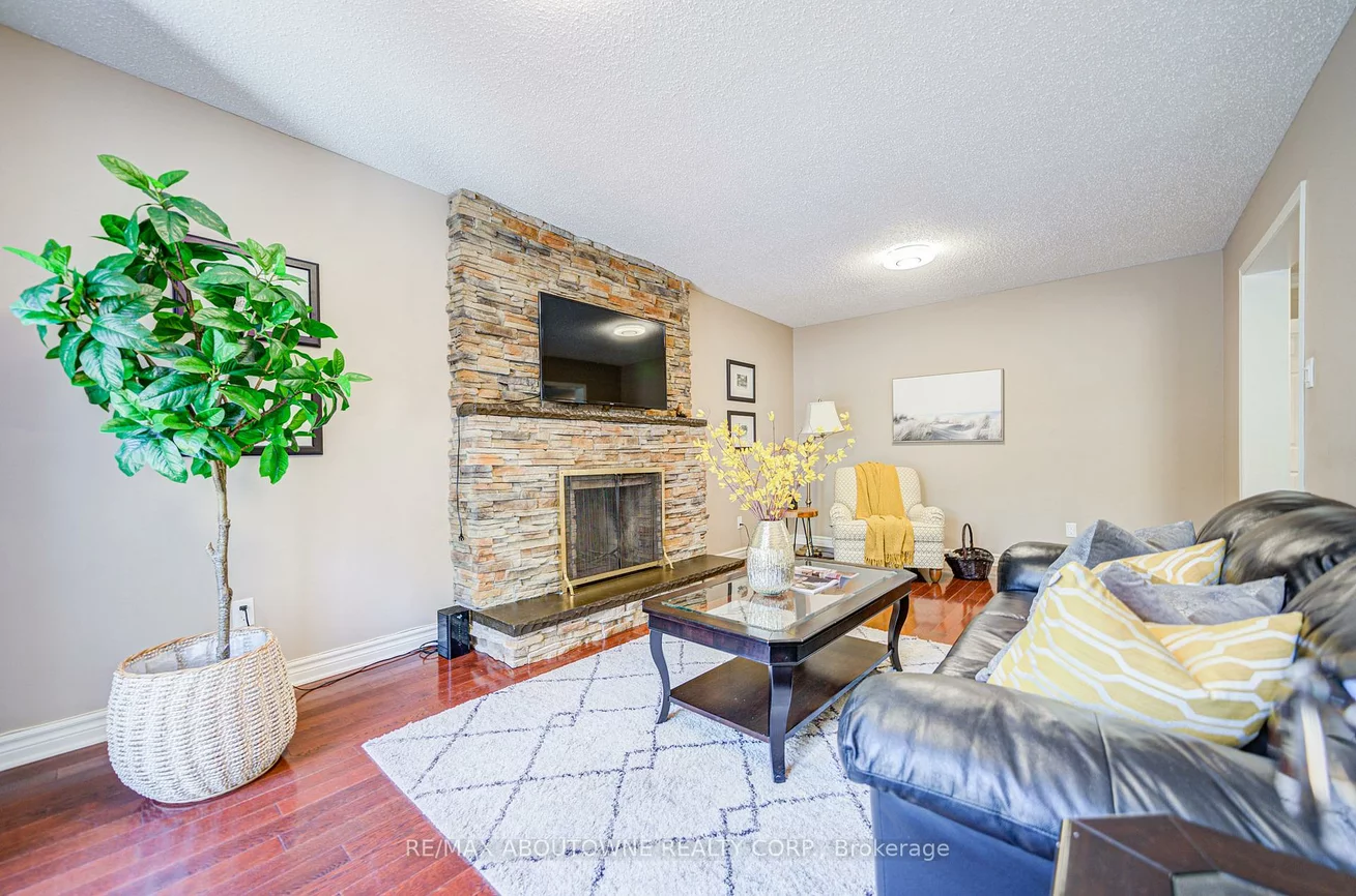 1250, Old Colony, 1007 - GA Glen Abbey, Oakville