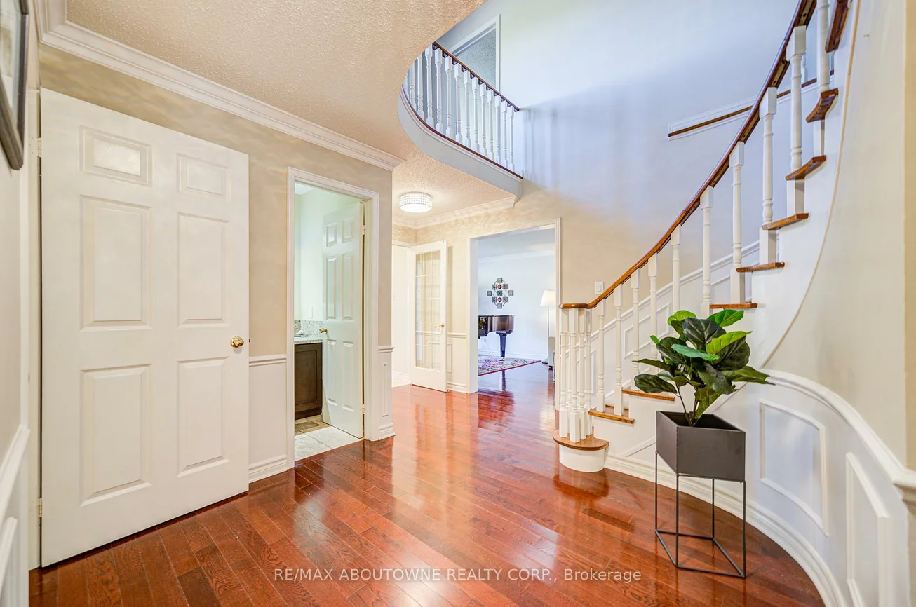 1250, Old Colony, 1007 - GA Glen Abbey, Oakville