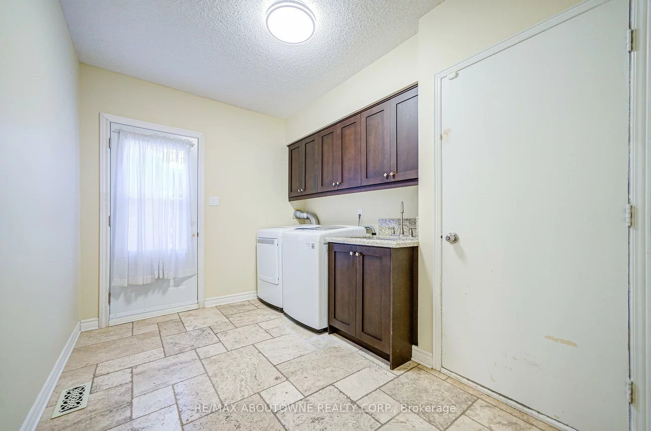 1250, Old Colony, 1007 - GA Glen Abbey, Oakville
