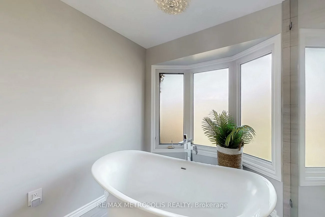 1310, Golden Meadow, 1005 - FA Falgarwood, Oakville