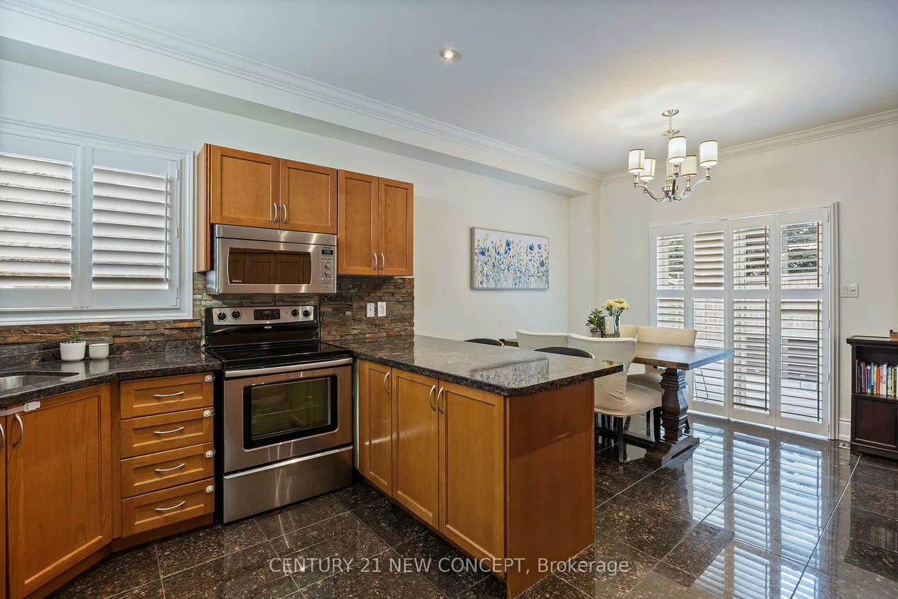 2587, Carberry, 1019 - WM Westmount, Oakville