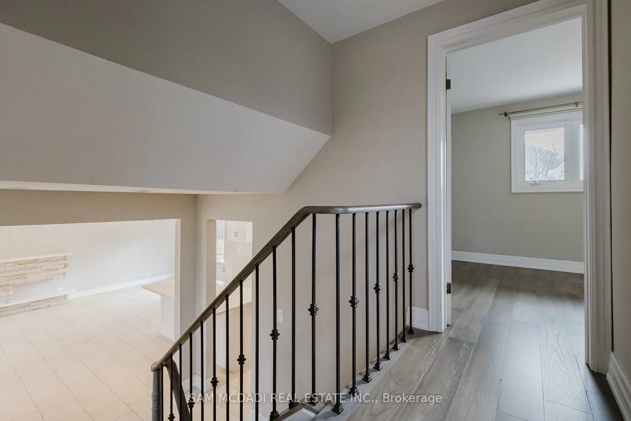 1198, Willowbrook, 1020 - WO West, Oakville