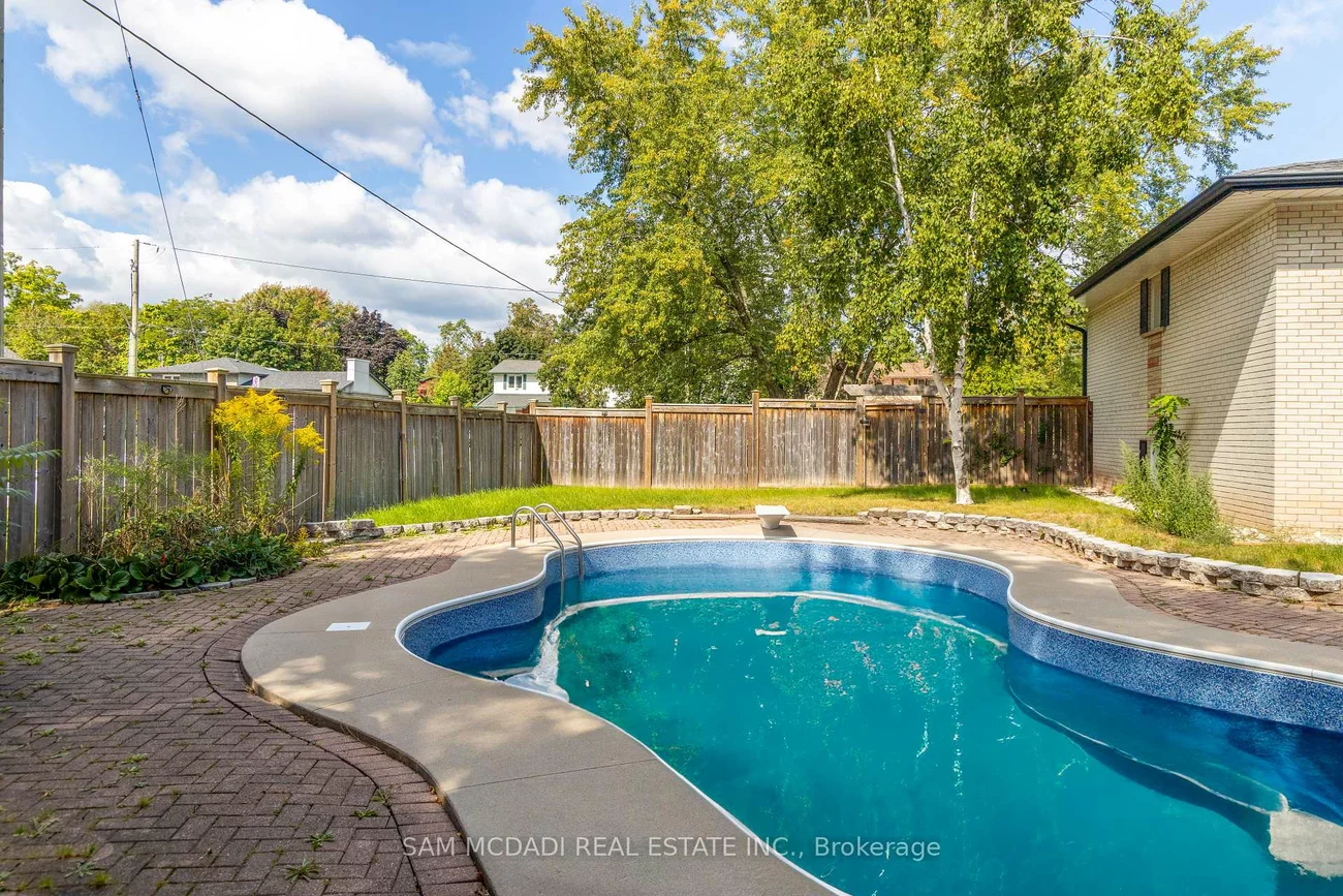 1198, Willowbrook, 1020 - WO West, Oakville