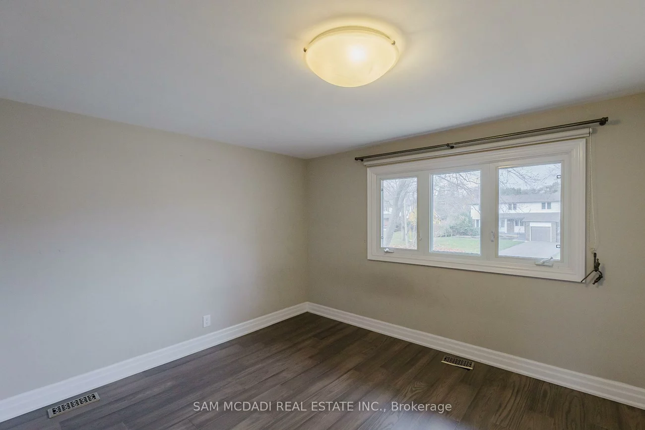 1198, Willowbrook, 1020 - WO West, Oakville