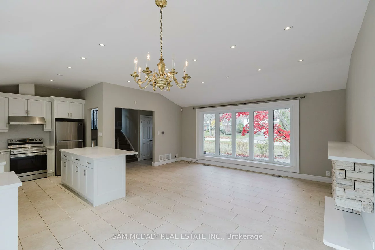 1198, Willowbrook, 1020 - WO West, Oakville
