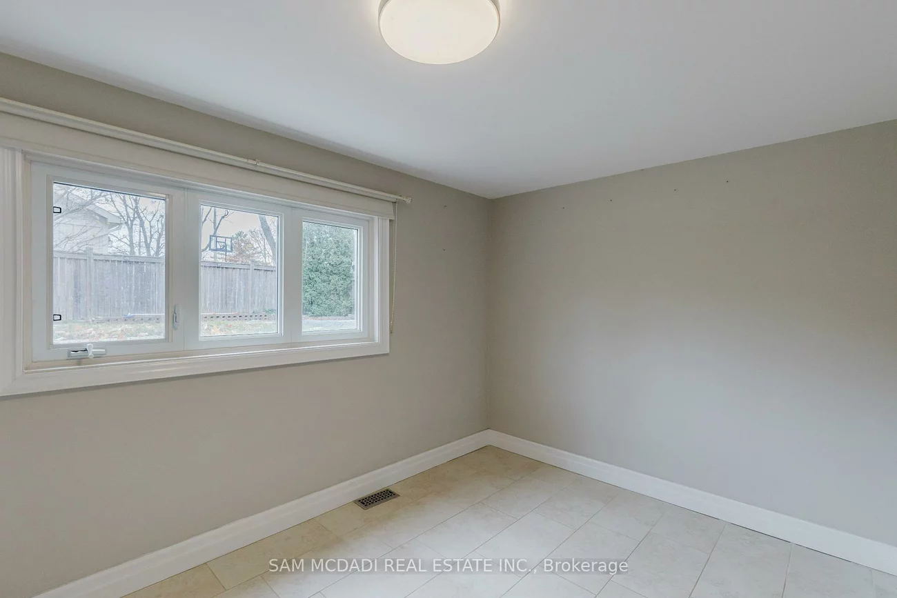 1198, Willowbrook, 1020 - WO West, Oakville